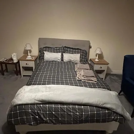 1 Luxurious In Family *