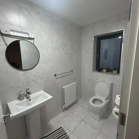 1 Luxurious In Family Homestay *