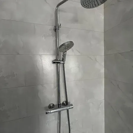 1 Luxurious In Family Homestay *